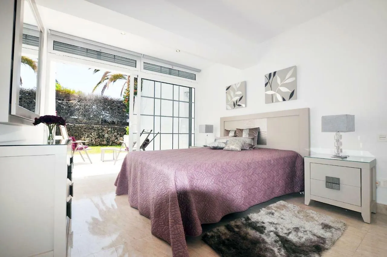Nice Townhouse On The 1St Line By Altamarhomes Costa Adeje  Costa Adeje (Tenerife)